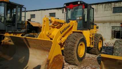 二手龙工50装载机选购指南与市场租赁趋势解析